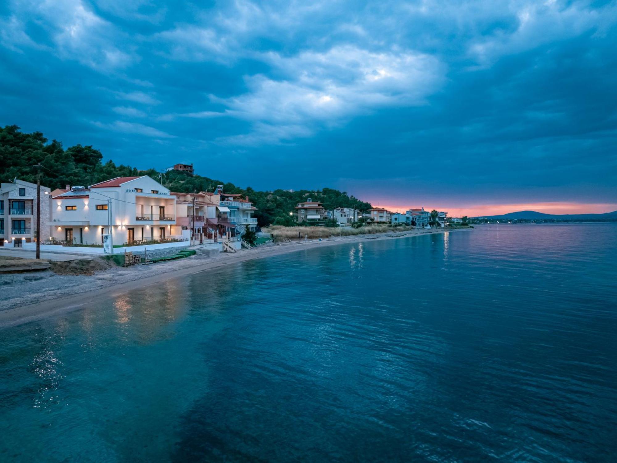 Azzurro E Verde By Rentalspro - Nea Potidaia Halkidiki Potidée Extérieur photo